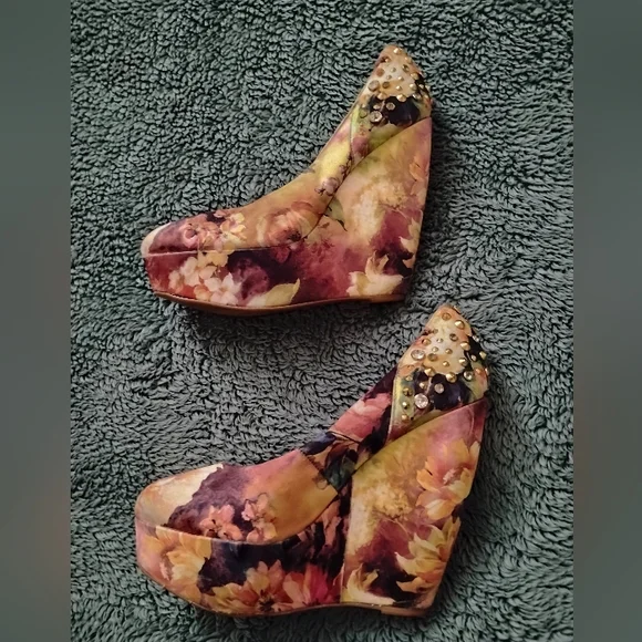 ALDO Studded Floral Wedges Heels Shoes Women's Size 7 - Picture 3 of 6